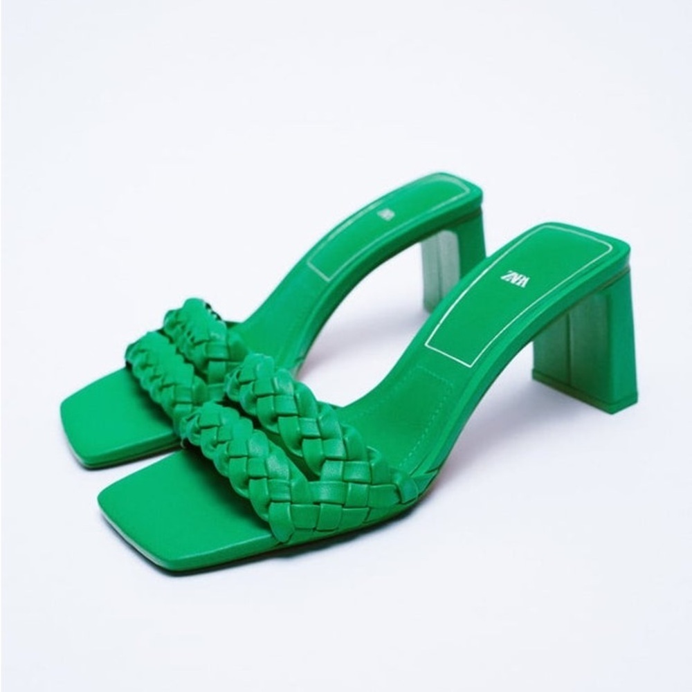 NWT. Zara Green Heeled Sandals with Front Woven Straps. Size 9.